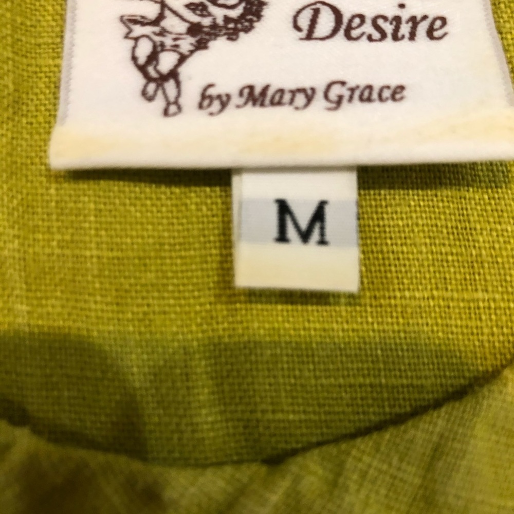 Linen tunic with pockets